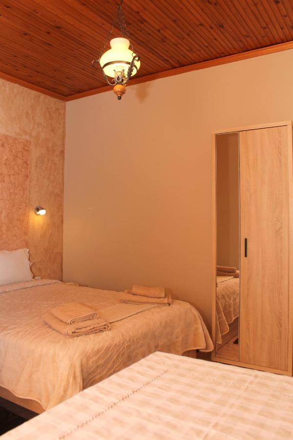 Germanos Studios Loutraki  Exterior photo